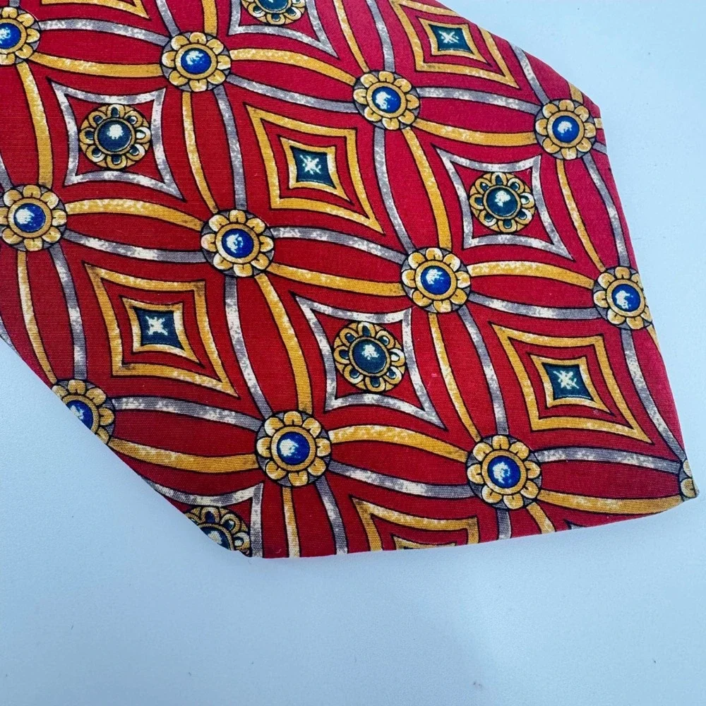 The Metropolitan Museum of Art Silk Necktie Floral Medallion‎ Burgundy